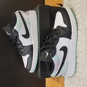 Nike Air Jordan 1 SE (GS) - big kids